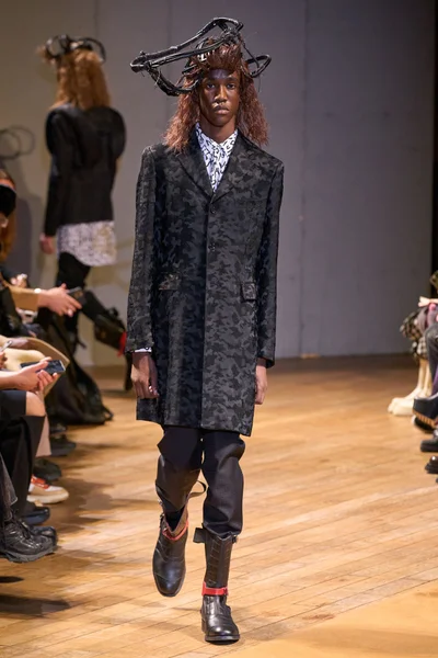 Look 25